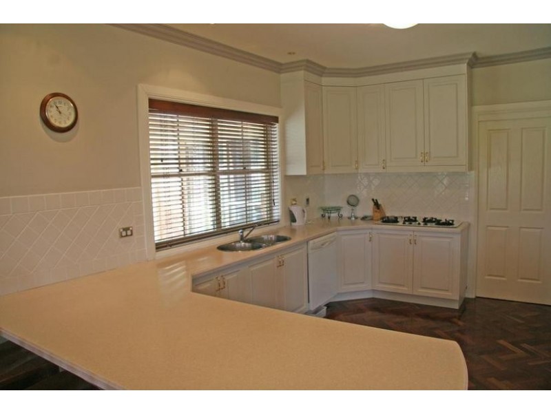 11 Charles Booth Way, Millthorpe NSW 2798