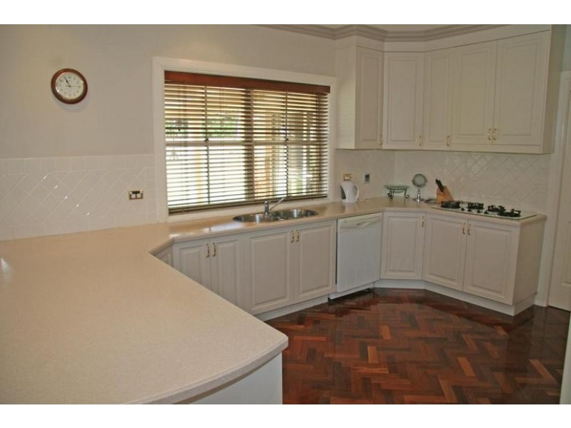 11 Charles Booth Way, Millthorpe NSW 2798