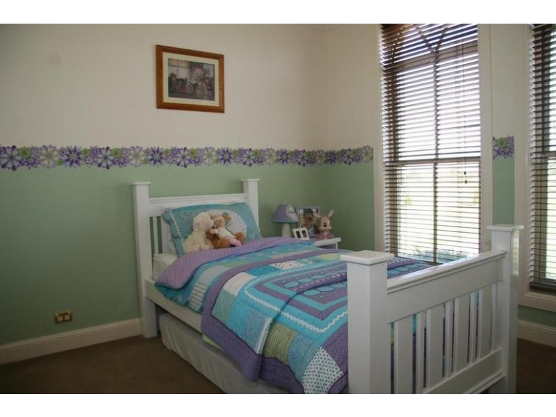 11 Charles Booth Way, Millthorpe NSW 2798