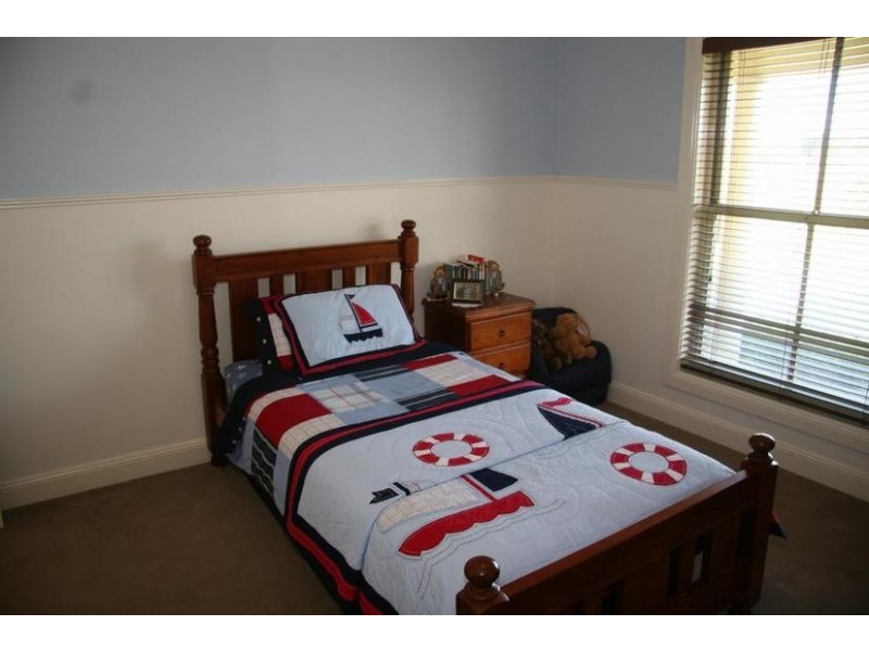 11 Charles Booth Way, Millthorpe NSW 2798