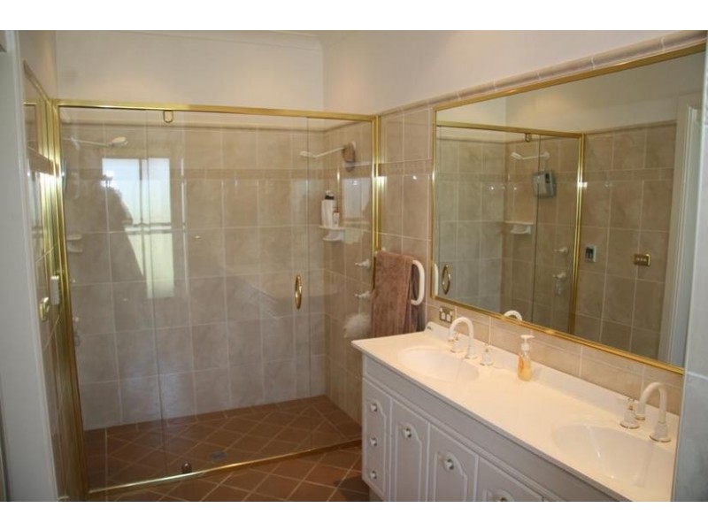 11 Charles Booth Way, Millthorpe NSW 2798