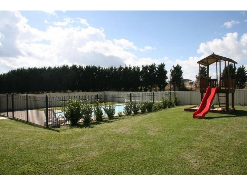 11 Charles Booth Way, Millthorpe NSW 2798