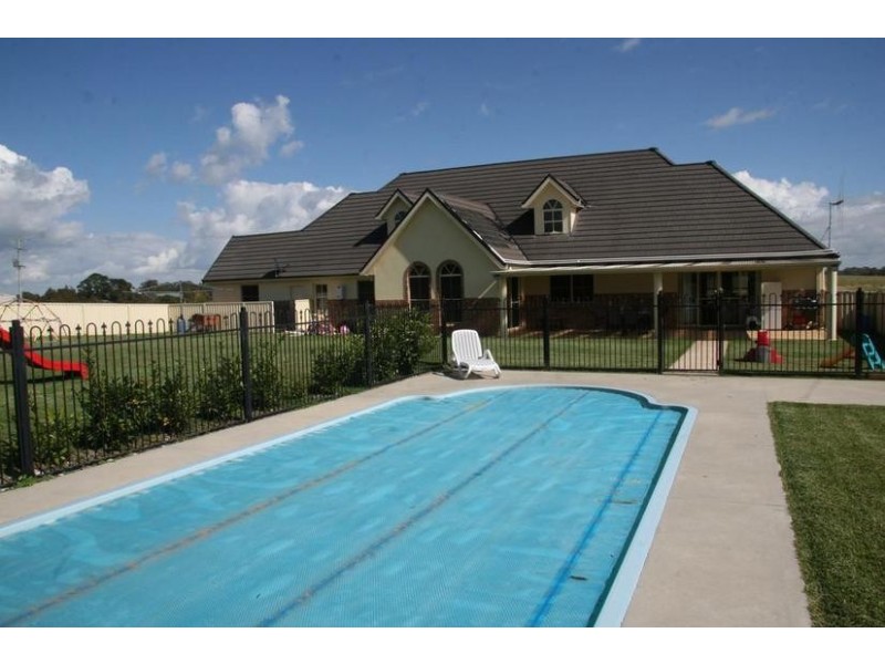 11 Charles Booth Way, Millthorpe NSW 2798