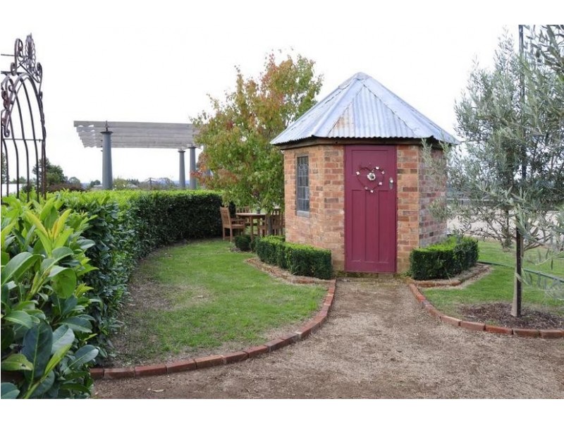 442 The Escort Way, Orange NSW 2800