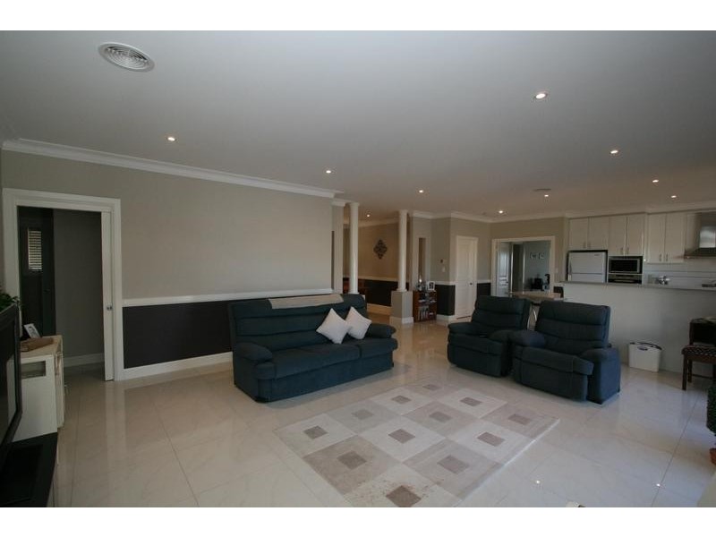 21 Stirling Avenue, Orange NSW 2800