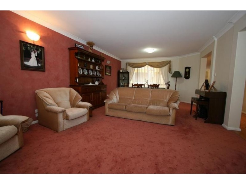 31 Goldfinch Way, Orange NSW 2800