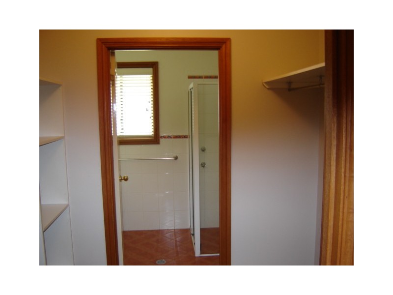 2 VIDLER PLACE, Blayney NSW 2799