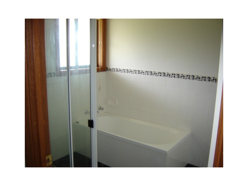 2 VIDLER PLACE, Blayney NSW 2799