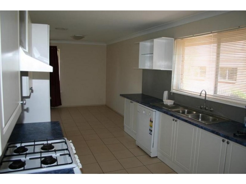 2 Courallie Drive, Orange NSW 2800