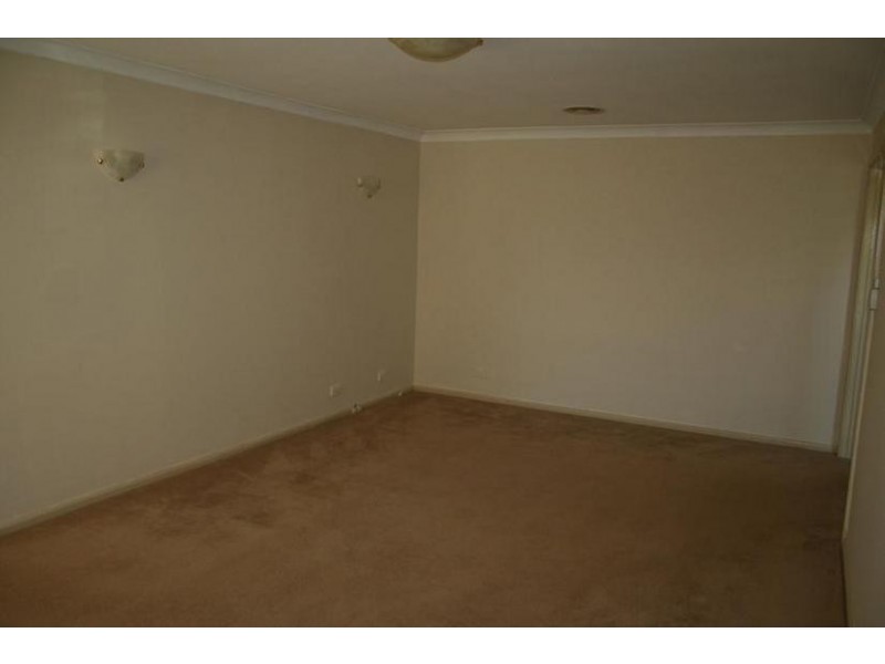 2 Courallie Drive, Orange NSW 2800