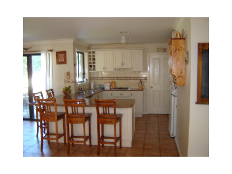 16 Johnston Crescent, Blayney NSW 2799