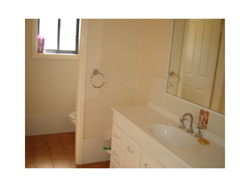 16 Johnston Crescent, Blayney NSW 2799