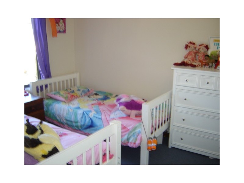 16 Johnston Crescent, Blayney NSW 2799