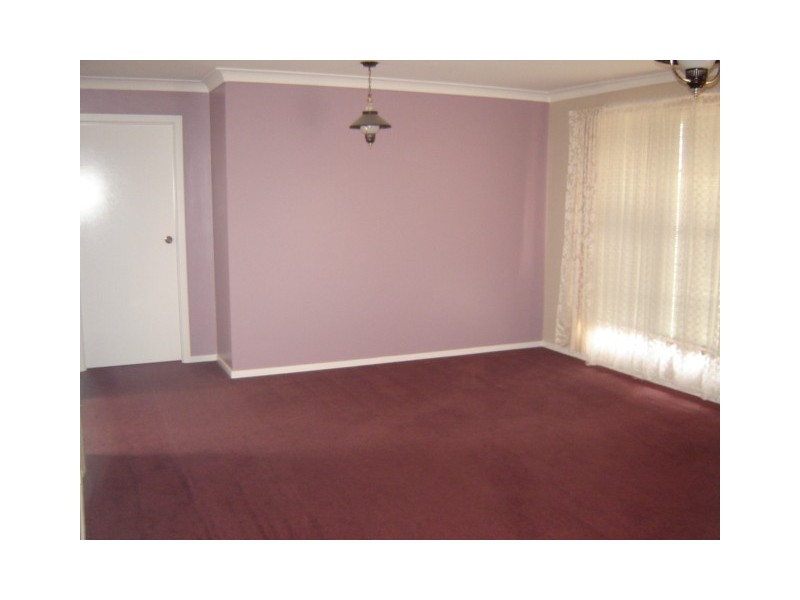 4 Euroka Place, Blayney NSW 2799