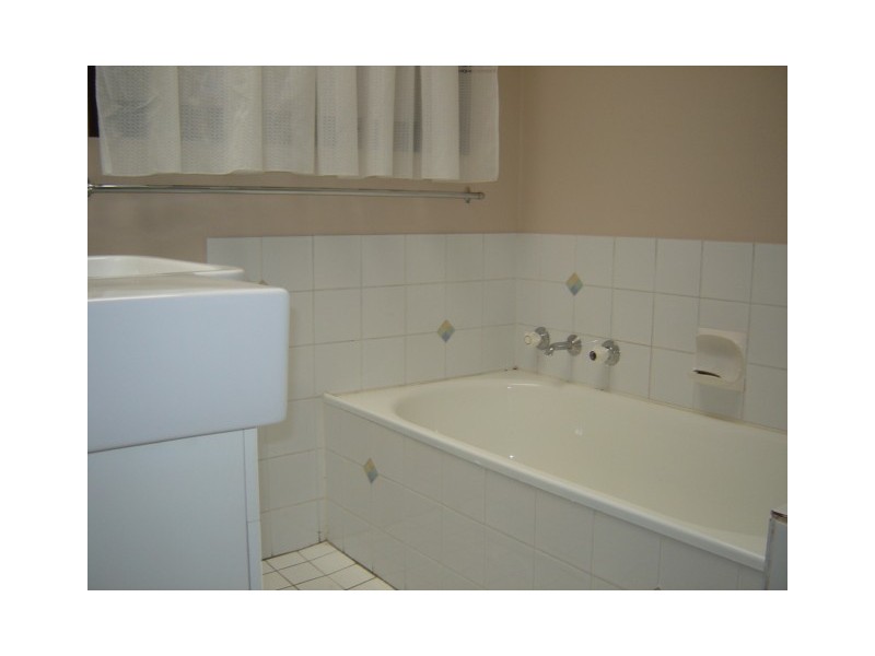 4 Euroka Place, Blayney NSW 2799