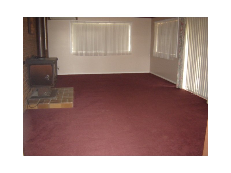 4 Euroka Place, Blayney NSW 2799