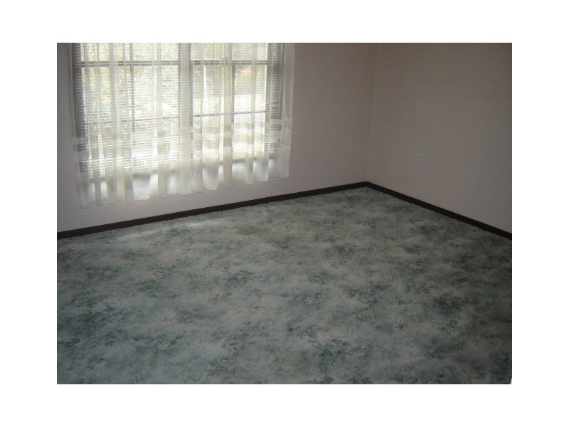 4 Euroka Place, Blayney NSW 2799