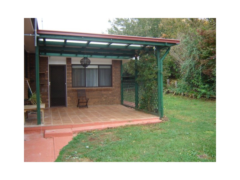 4 Euroka Place, Blayney NSW 2799