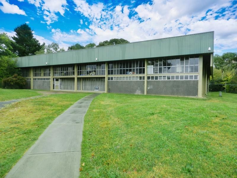 - Barrett Street, Orange NSW 2800
