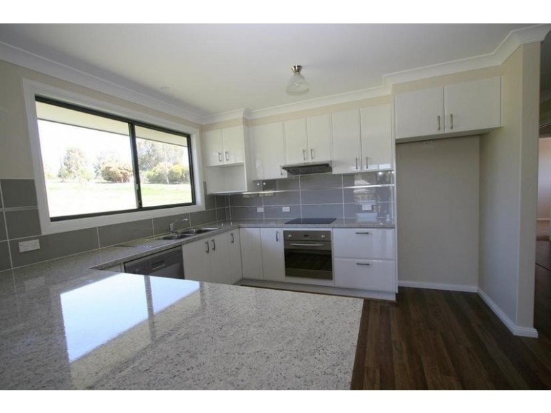 13 Loftus Street, Cargo NSW 2800