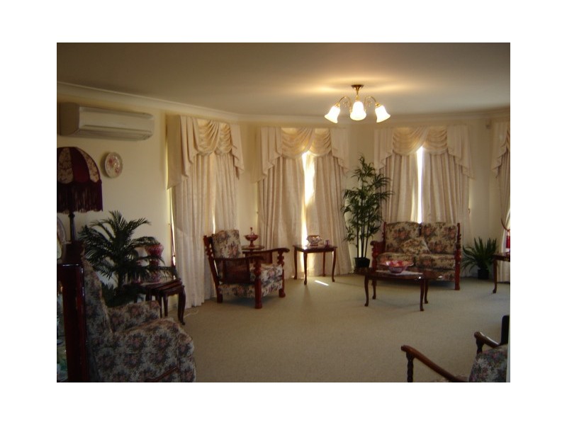 14 Piggott Place, Blayney NSW 2799