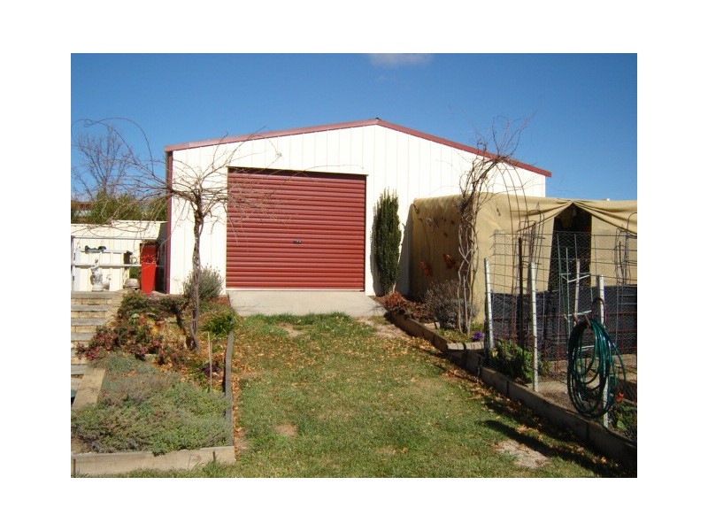 14 Piggott Place, Blayney NSW 2799