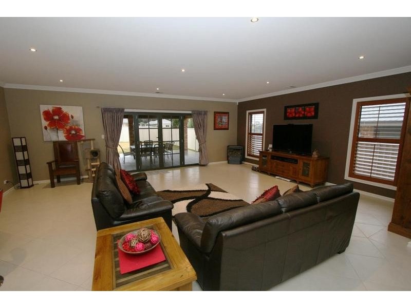 27 Murray Avenue, Orange NSW 2800