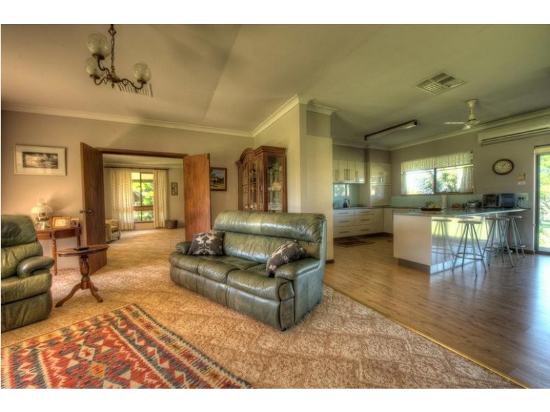 188 Square Road, Canowindra NSW 2804