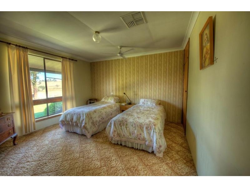 188 Square Road, Canowindra NSW 2804