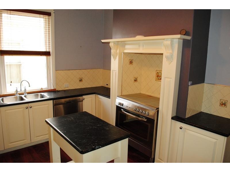 406 Summer Street East, Orange NSW 2800