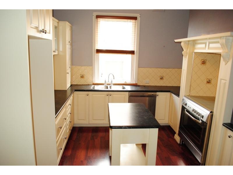 406 Summer Street East, Orange NSW 2800