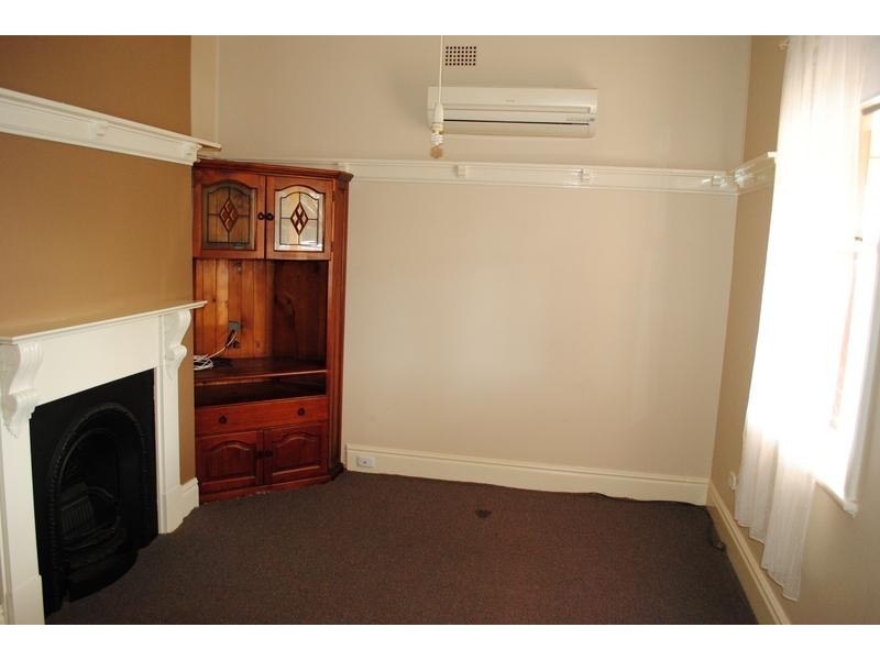 406 Summer Street East, Orange NSW 2800
