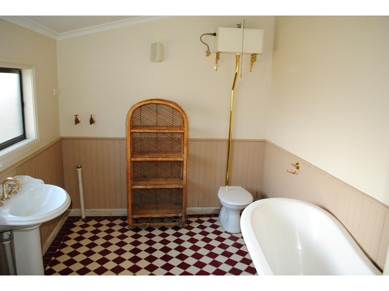 406 Summer Street East, Orange NSW 2800