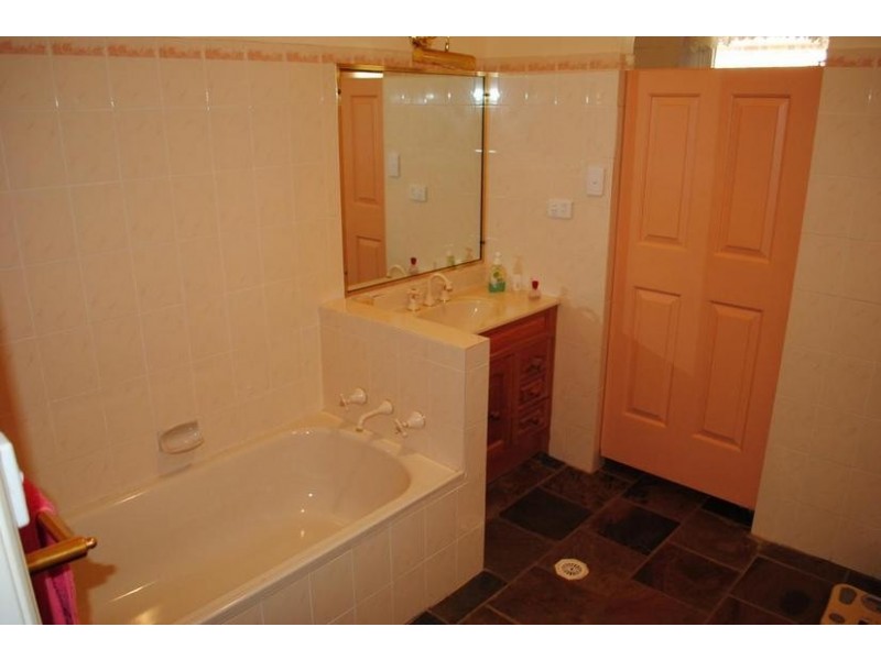 - Spring Terrace Road, Spring Terrace NSW 2798