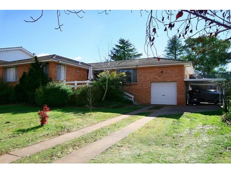 13 Karimi Way, Orange NSW 2800