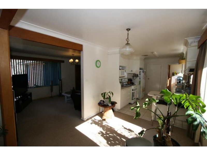 13 Karimi Way, Orange NSW 2800