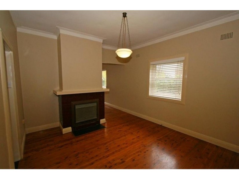 2 Allenby Road, Orange NSW 2800