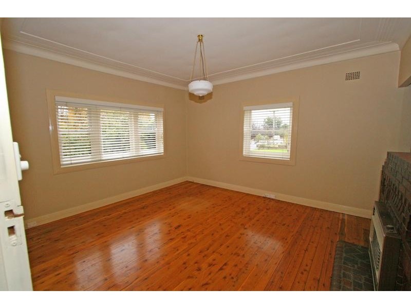 2 Allenby Road, Orange NSW 2800