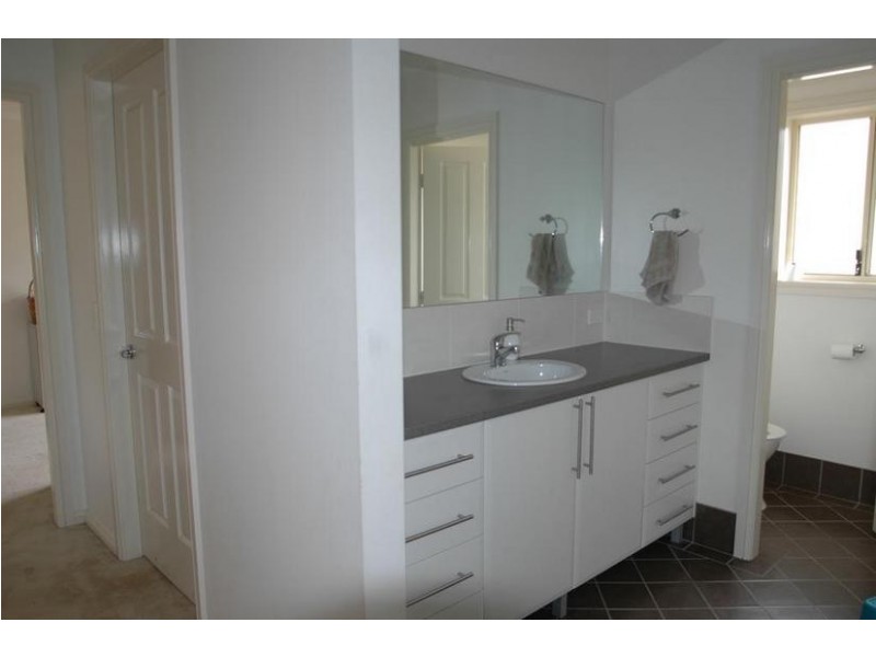 8 Piggott Place, Blayney NSW 2799