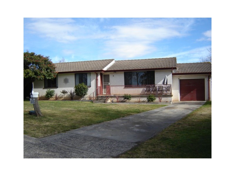 8 Norton Close, Blayney NSW 2799