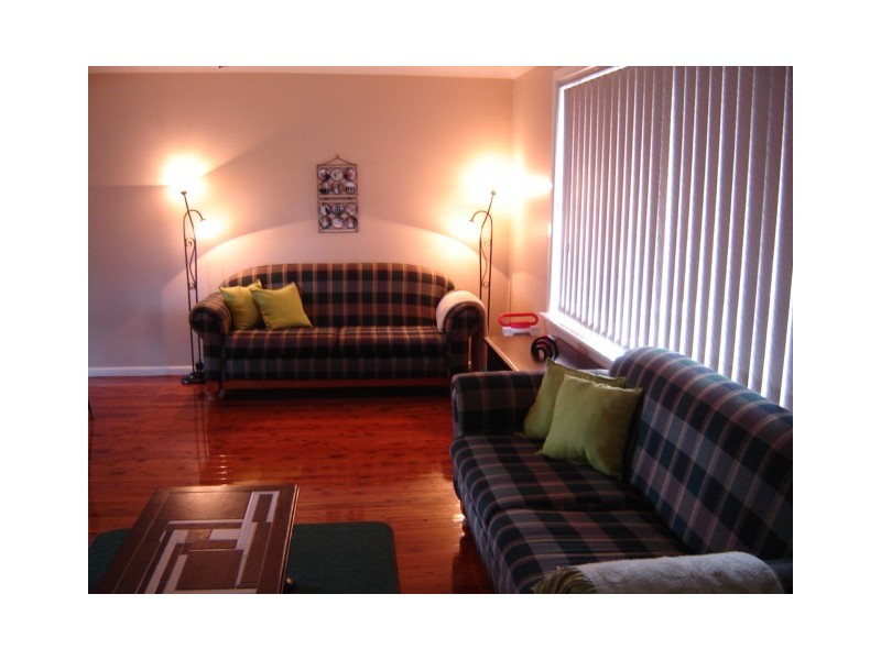 8 Norton Close, Blayney NSW 2799