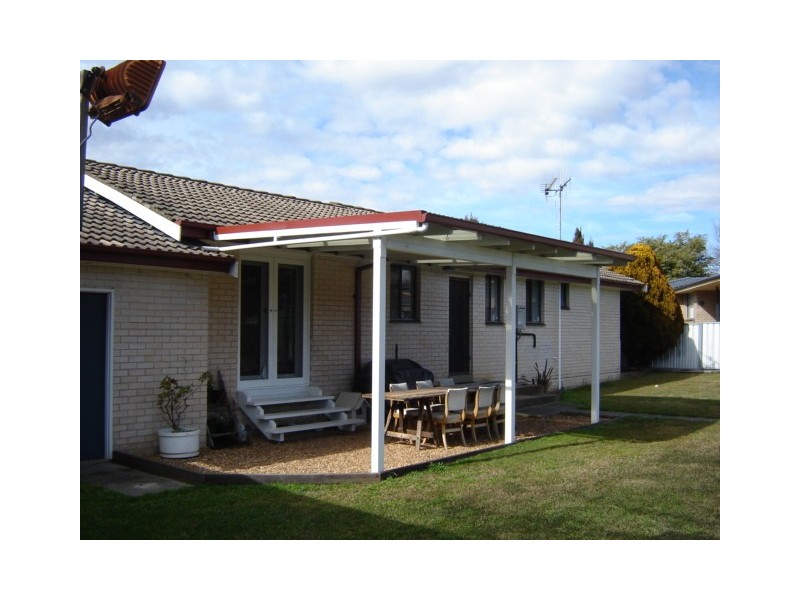 8 Norton Close, Blayney NSW 2799