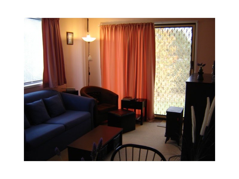 33 Belmore Street, Woodstock NSW 2793