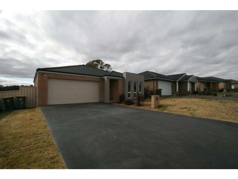 104 Diamond Drive, Orange NSW 2800
