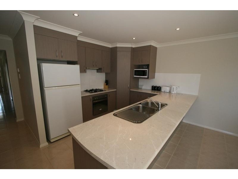 35 Moonstone Drive, Orange NSW 2800