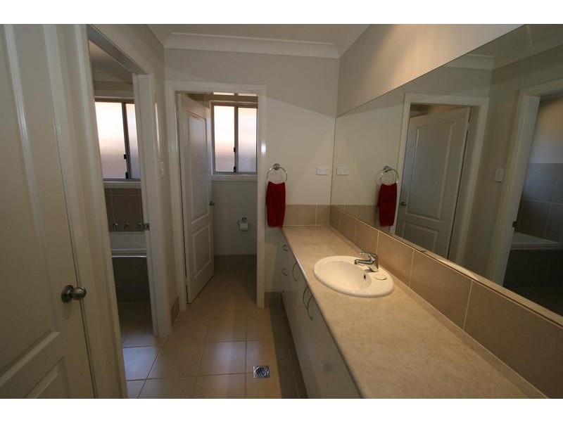 35 Moonstone Drive, Orange NSW 2800