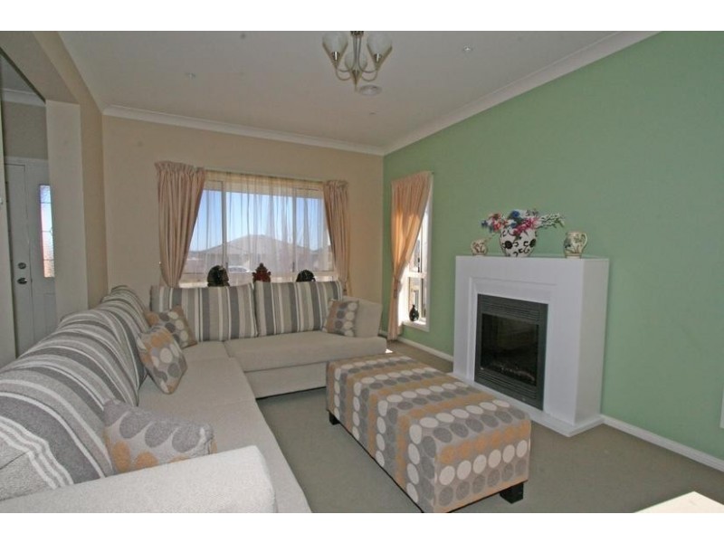 66 Kearneys Drive, Orange NSW 2800