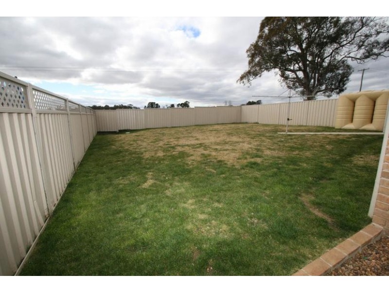104 Diamond Drive, Orange NSW 2800