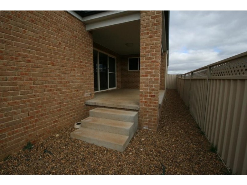 104 Diamond Drive, Orange NSW 2800