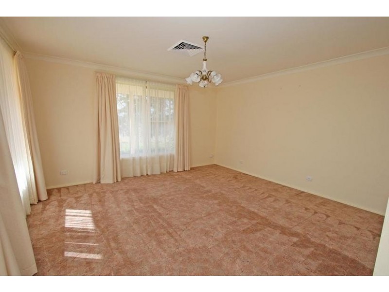 34 Hewitt Close, Orange NSW 2800